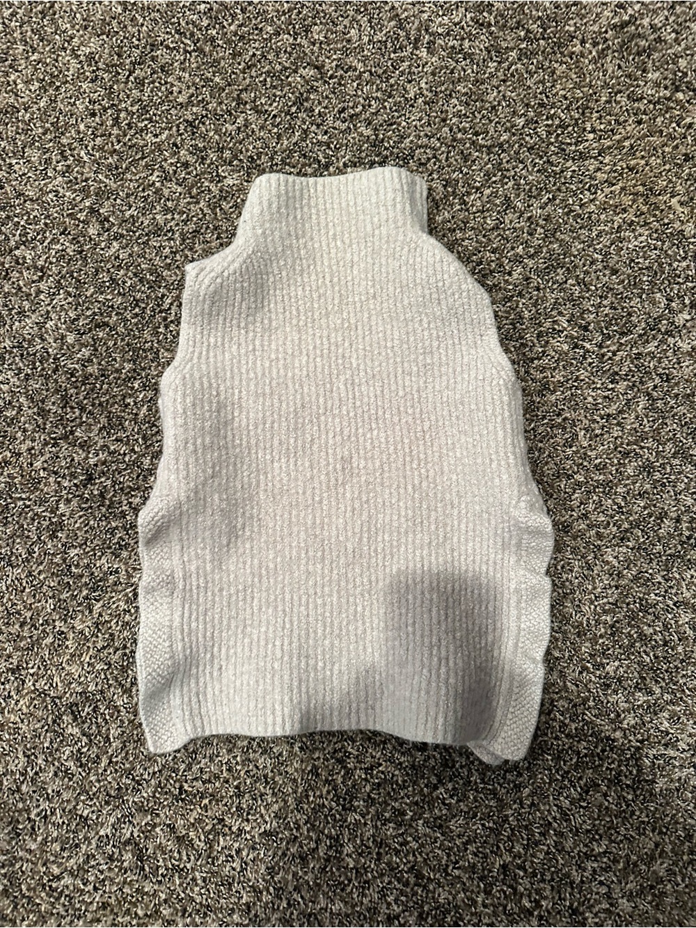 Aritzia Sleeveless Ribbed Mock Neck Sweater Vest in Light Gray